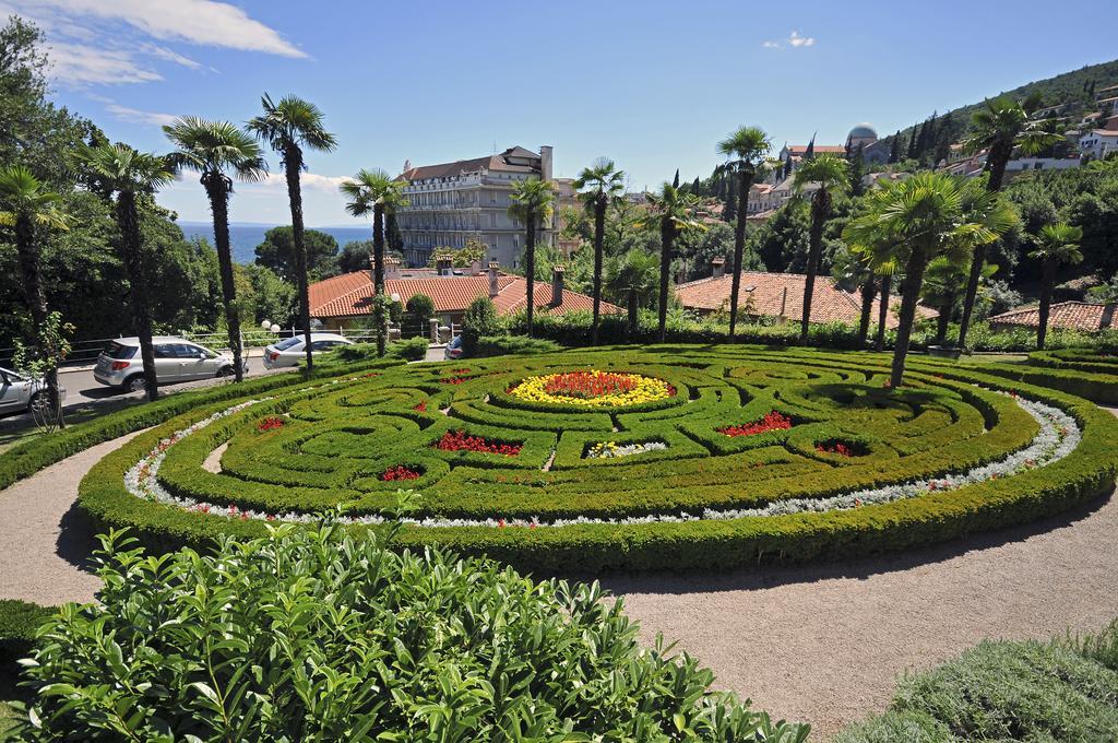 Hotel Opatija Luaran gambar