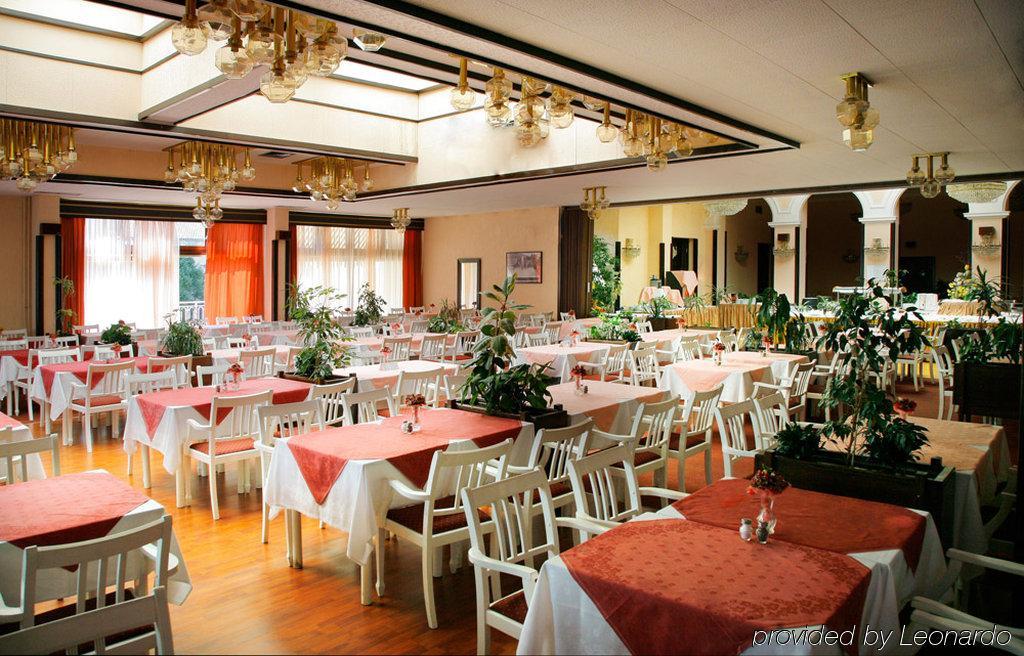 Hotel Opatija Restoran gambar
