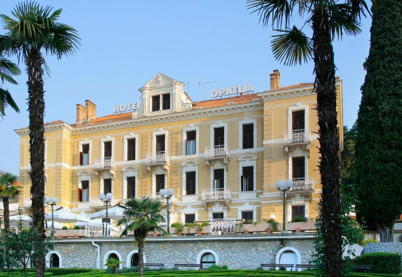 Hotel Opatija Luaran gambar