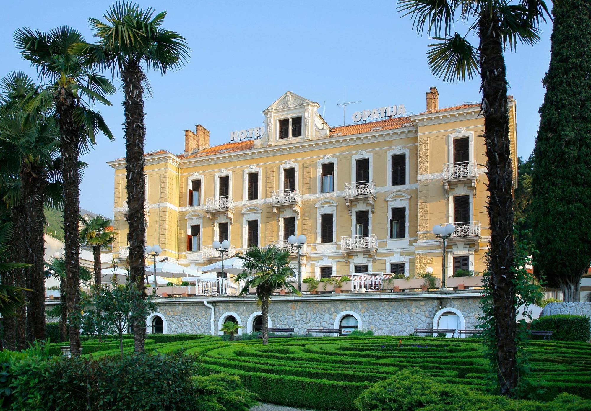 Hotel Opatija Luaran gambar